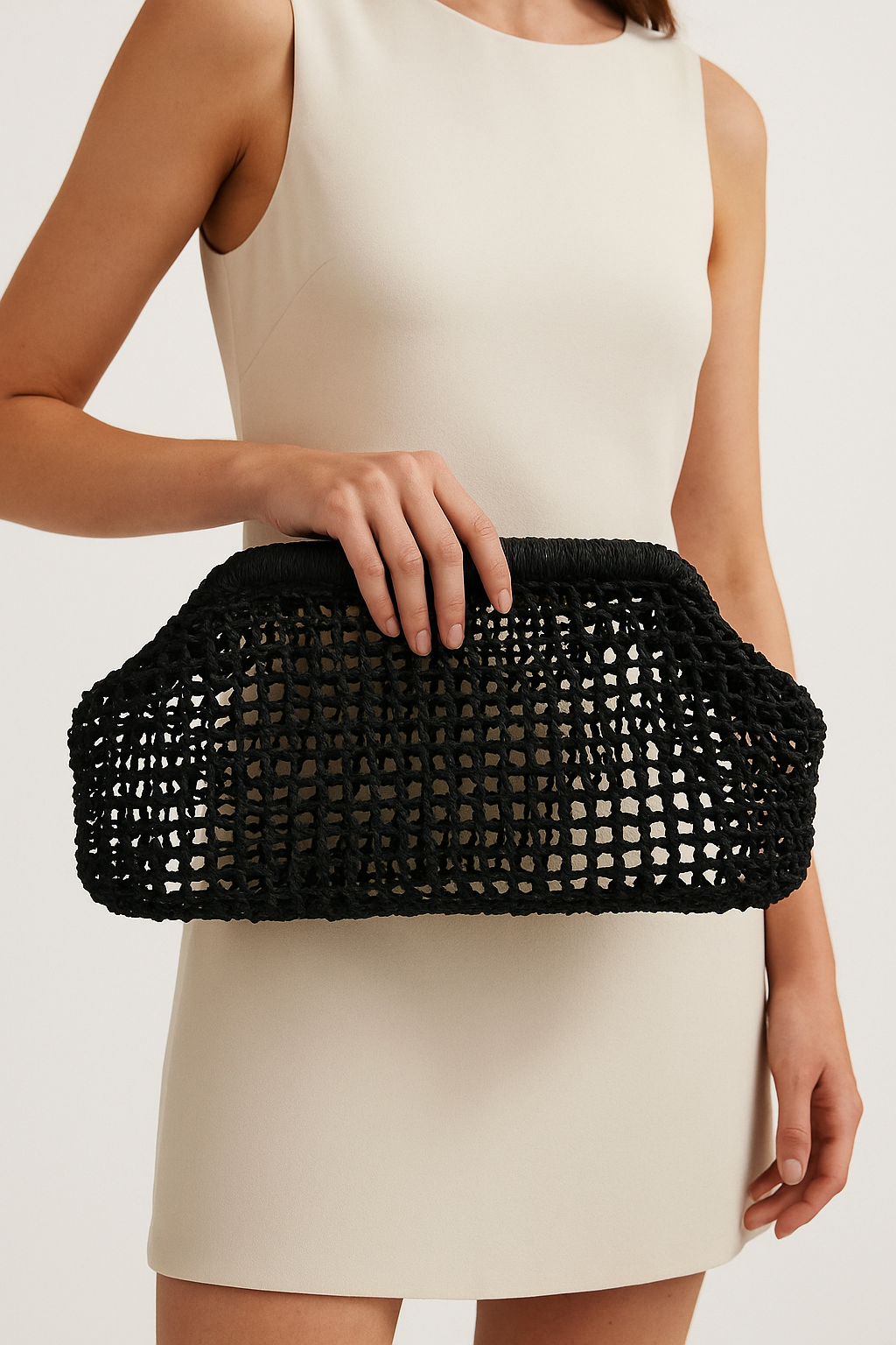 Noir Net Clutch